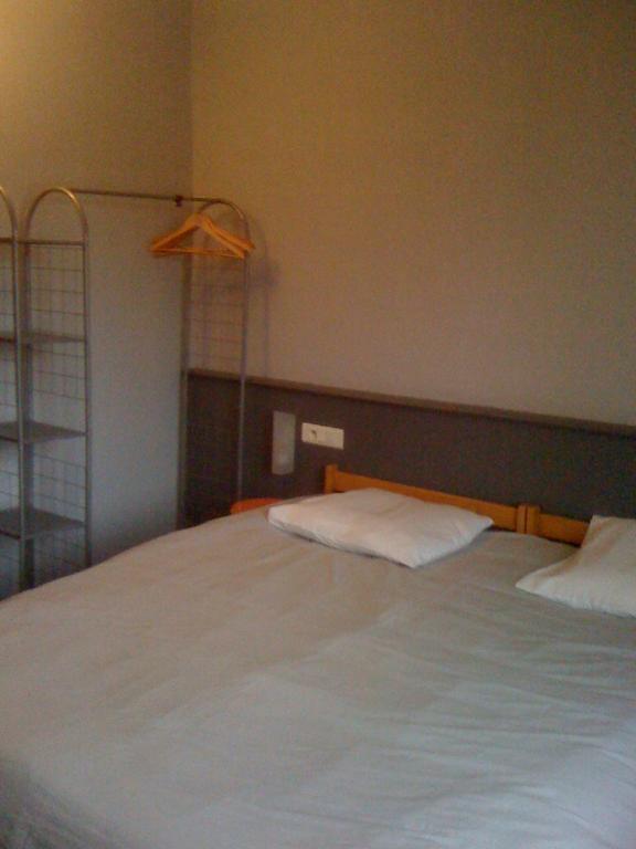 Pension Hotel Restaurant De La Place Voujeaucourt Номер фото